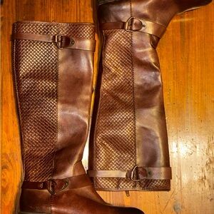 Antonio Melani Elegant Woven Leather Boots